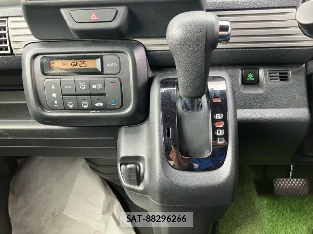 Honda N-VAN 2023-04 8830939-20