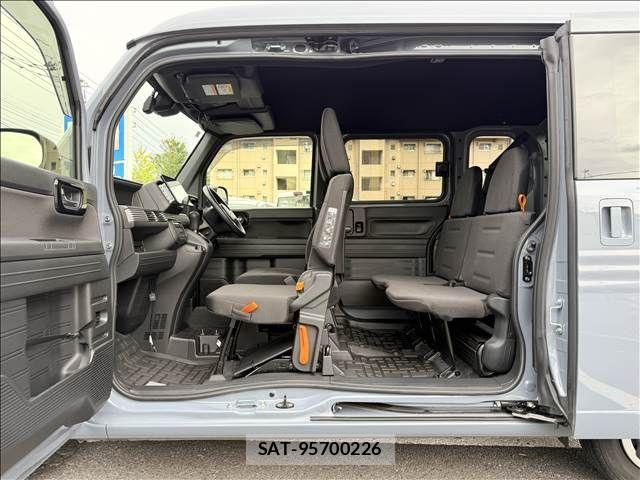 Honda N-VAN 2024-02 8830937-15