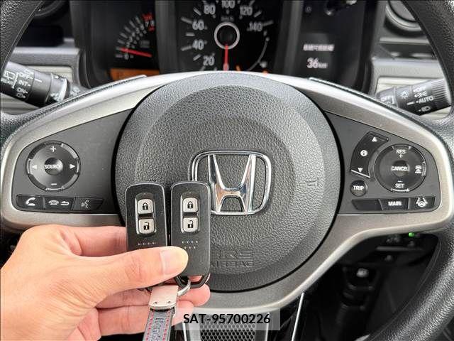Honda N-VAN 2024-02 8830937-17