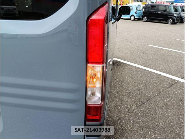 Honda N-VAN 2023-09 8881405-4