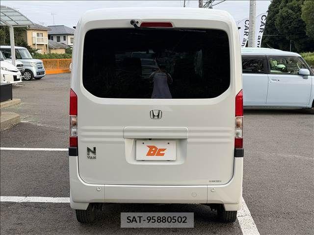 Honda N-VAN 2022-08 7980454-22