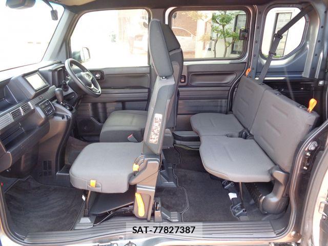 Honda N-VAN 2019-10 8075025-10
