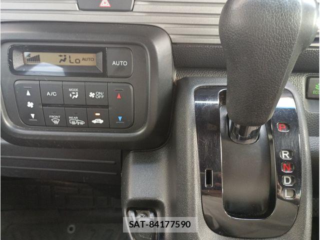 Honda N-VAN 2018-07 8367949-11