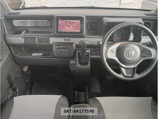 Honda N-VAN 2018-07 8367949-6
