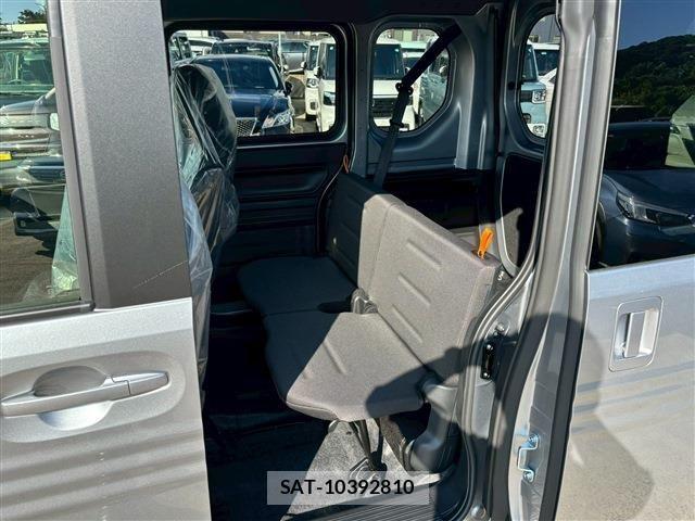 Honda N-VAN 2025-11 4372201-4