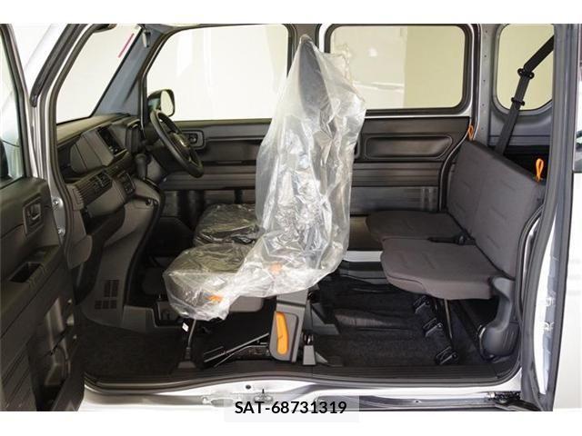 Honda N-VAN 2025-11 4598610-22