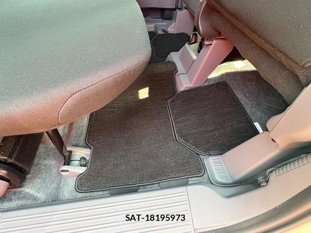 Honda N-VAN 2025-03 5874787-11