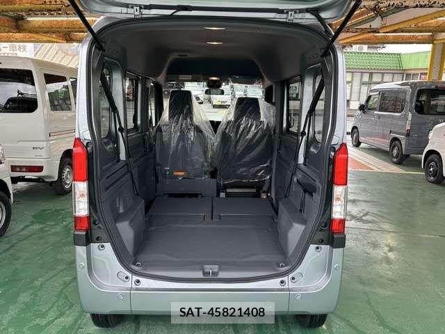 Honda N-VAN 2026-02 6218062-9