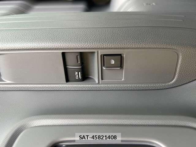 Honda N-VAN 2026-02 6218062-13