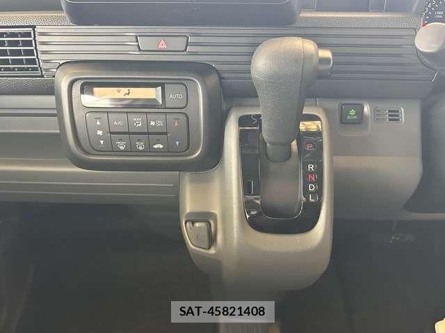 Honda N-VAN 2026-02 6218062-16
