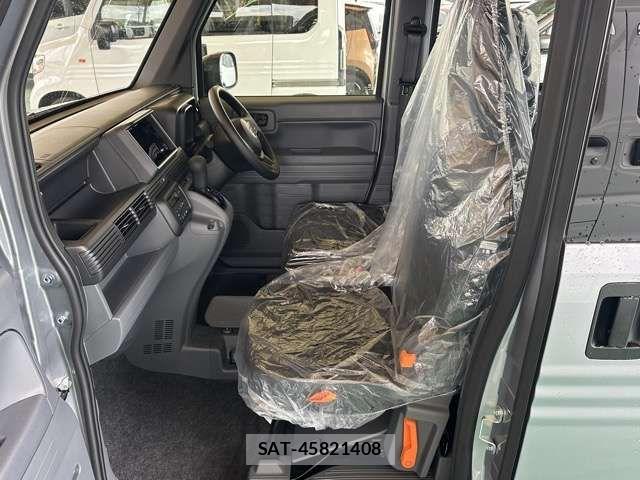 Honda N-VAN 2026-02 6218062-4