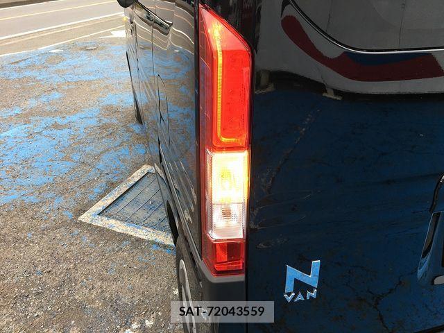 Honda N-VAN 2025-10 6546360-12