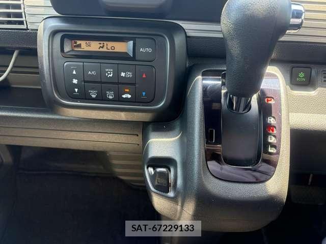 Honda N-VAN 2024-06 6910778-12