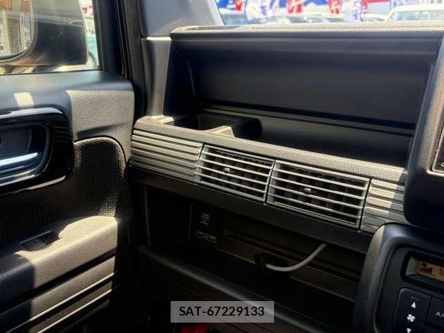 Honda N-VAN 2024-06 6910778-23