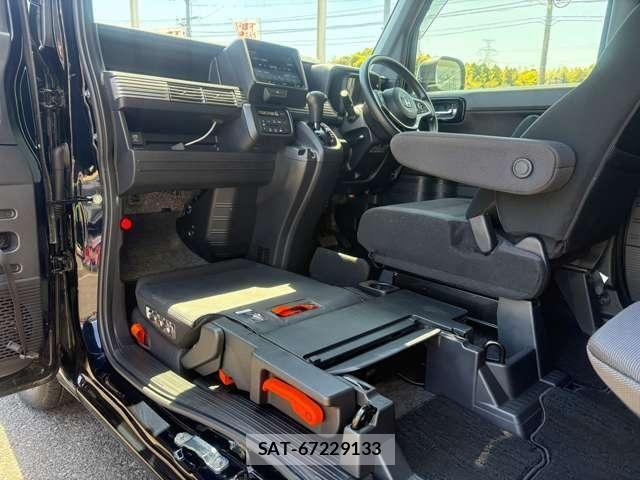 Honda N-VAN 2024-06 6910778-28