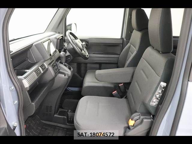 Honda N-VAN 2024-09 6910759-11