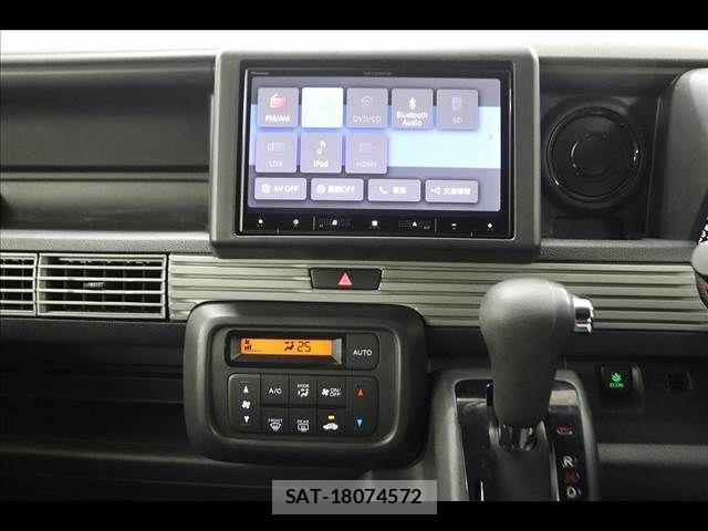 Honda N-VAN 2024-09 6910759-28