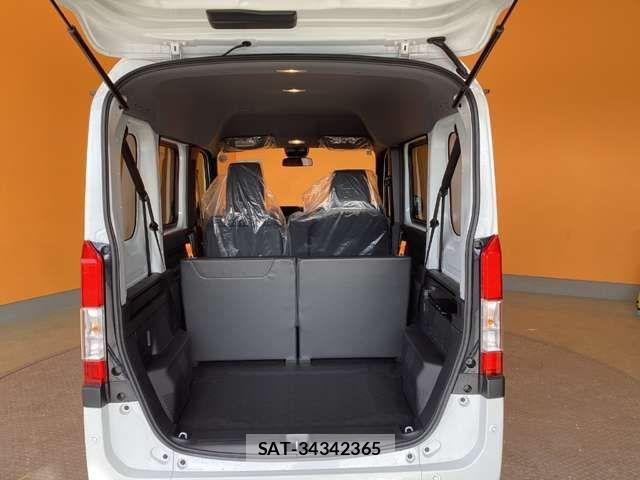Honda N-VAN 2025-12 6910765-12