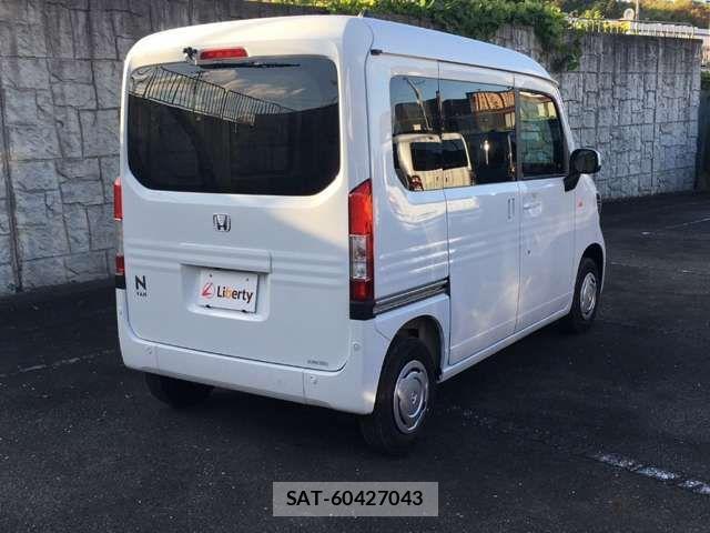 Honda N-VAN 2025-11 6910767-11