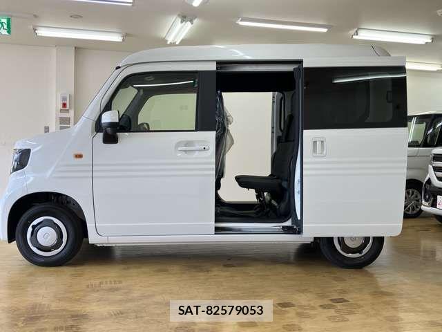 Honda N-VAN 2026-01 6910741-11