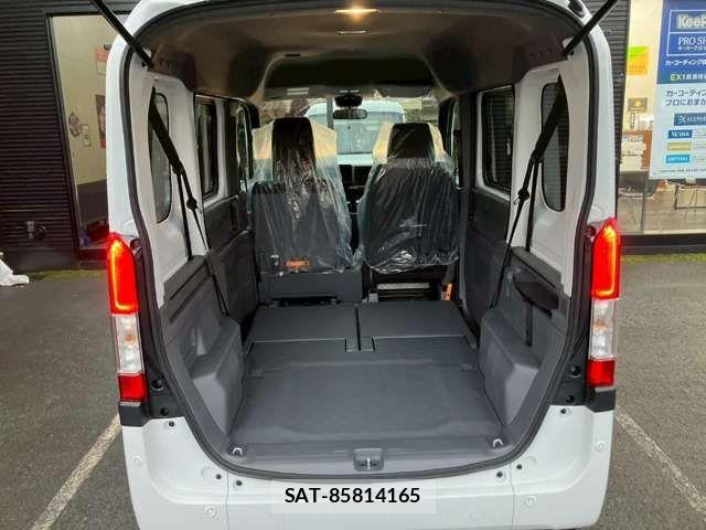 Honda N-VAN 2025-10 6910755-12
