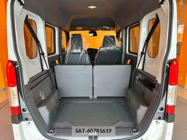 Honda N-VAN 2026-03 6910764-10