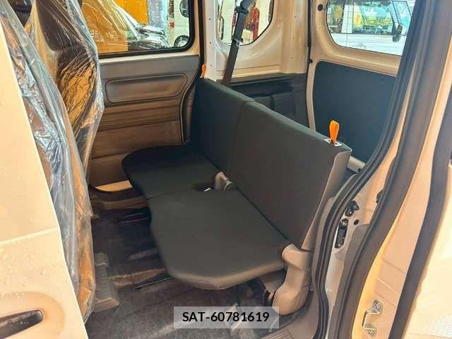 Honda N-VAN 2026-03 6910764-13