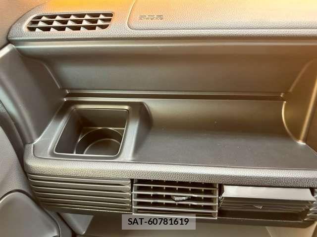 Honda N-VAN 2026-03 6910764-14