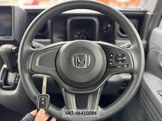 Honda N-VAN 2025-05 7021168-5