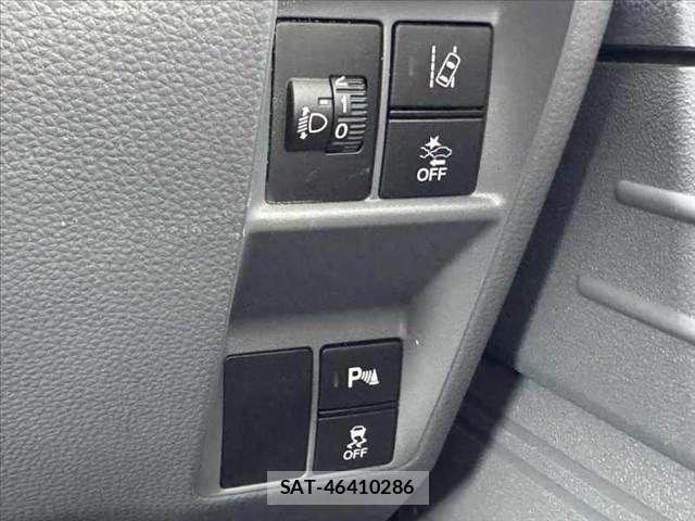 Honda N-VAN 2025-05 7021168-6