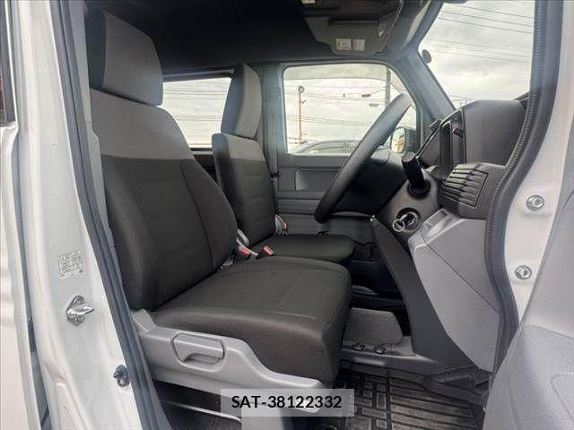 Honda N-VAN 2025-05 7223204-15