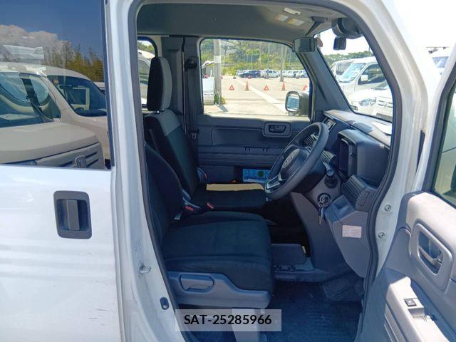 Honda N-VAN 2019-04 7216546-3