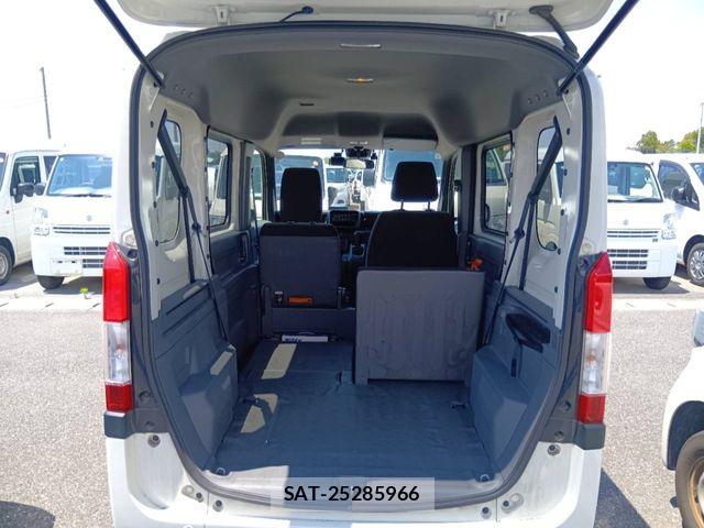 Honda N-VAN 2019-04 7216546-5