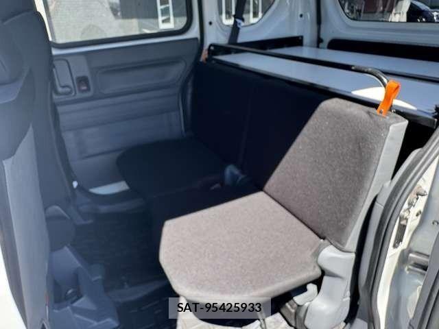 Honda N-VAN 2020-04 7272619-11