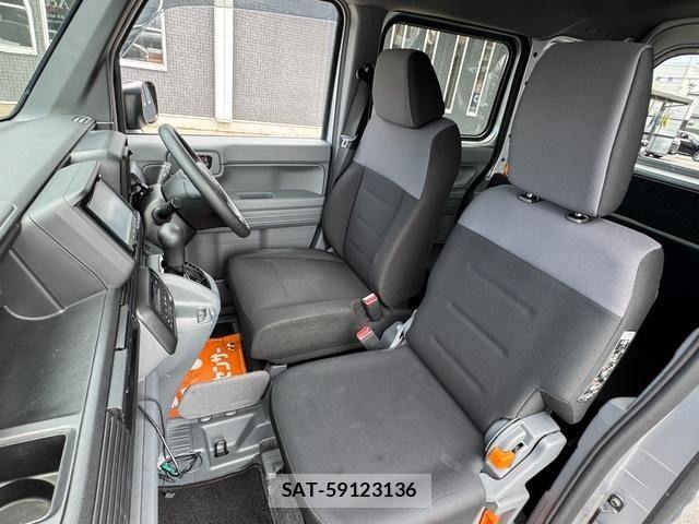 Honda N-VAN 2021-04 7272621-12