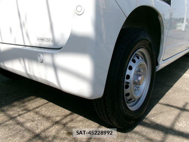 Honda N-VAN 2026-05 7329108-12