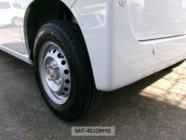 Honda N-VAN 2026-05 7329108-13