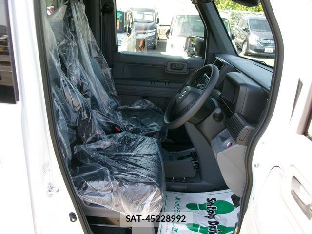 Honda N-VAN 2026-05 7329108-22