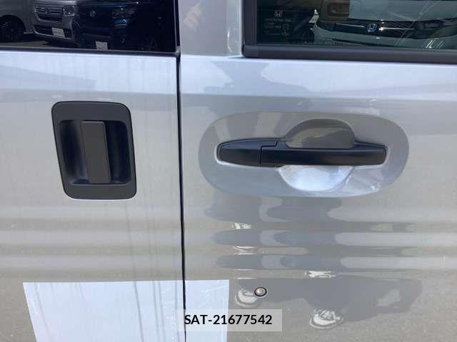 Honda N-VAN 2026-05 7456550-18