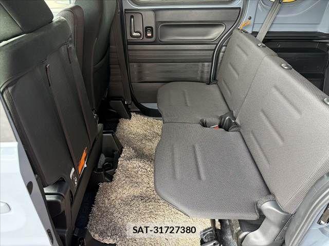 Honda N-VAN 2022-12 8075017-18