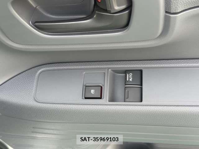 Honda N-VAN 2026-03 8101016-11