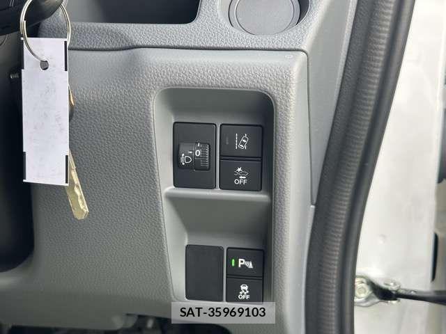 Honda N-VAN 2026-03 8101016-12