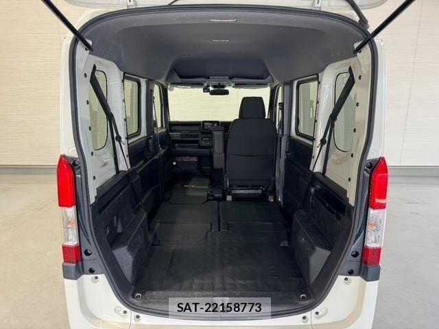 Honda N-VAN 2019-02 8231180-12