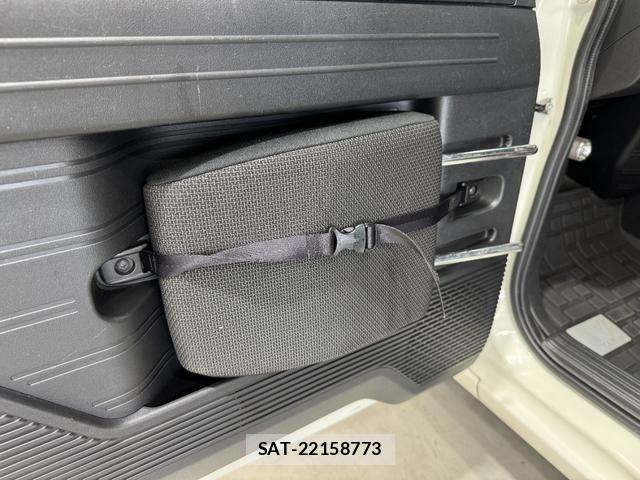 Honda N-VAN 2019-02 8231180-13