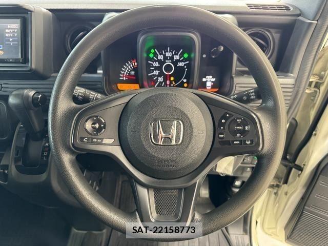 Honda N-VAN 2019-02 8231180-14