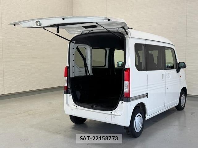 Honda N-VAN 2019-02 8231180-8