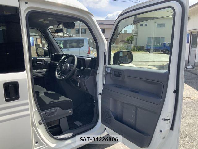 Honda N-VAN 2019-09 8367937-13