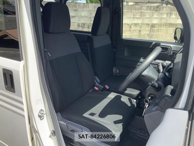 Honda N-VAN 2019-09 8367937-15
