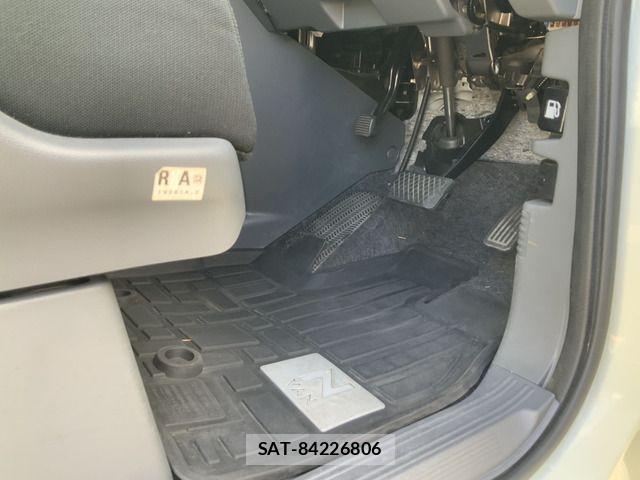 Honda N-VAN 2019-09 8367937-17