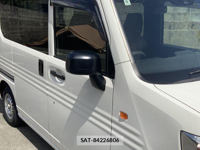 Honda N-VAN 2019-09 8367937-6